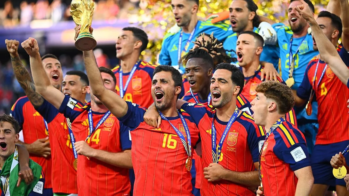 Weltstar Rodri entscheidet sich offenbar für Wechsel zu Barça! - BILD